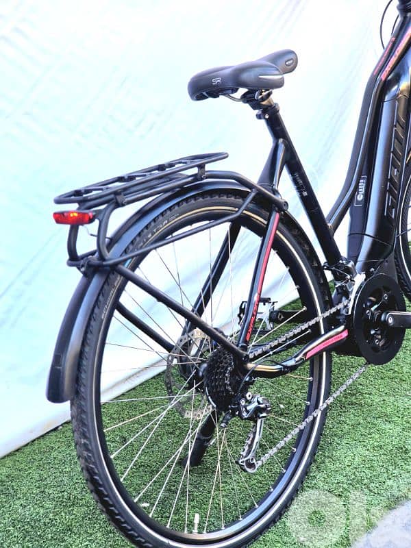 Gaint Explore E + E Bike 28 4