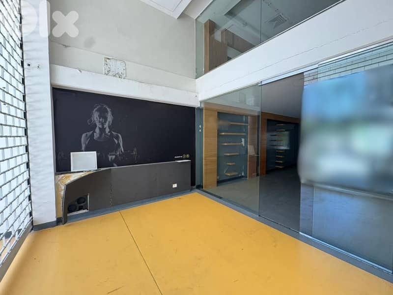 JH25-4319 Shop 185 m2 for rent in Sin l Fil, $ 3,000 cash 0