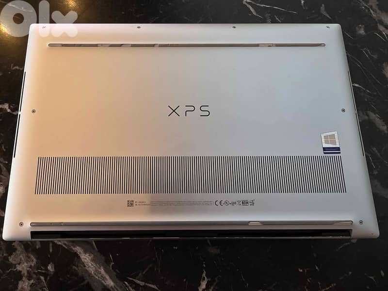 Dell XPS 15 9500 i7 256, great condition, touchpad issue 4