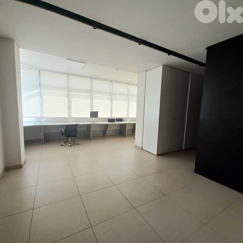 Office in commercial center for rent in Jal el Dibمكتب في مركز تجاري 0