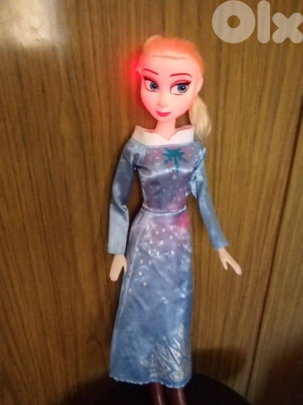 Queen Elsa Frozen Singing Disney Clone as new wearing doll, 53Cm=14$ 0