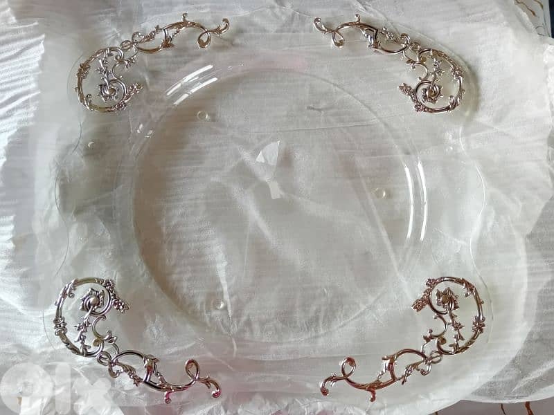 Tray with carving 1