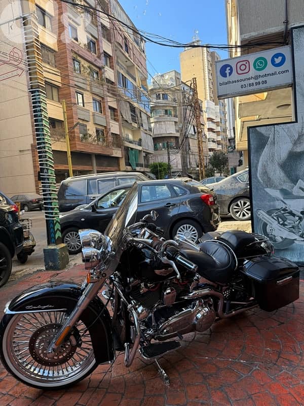 Harley Davidson Softail Deluxe 2