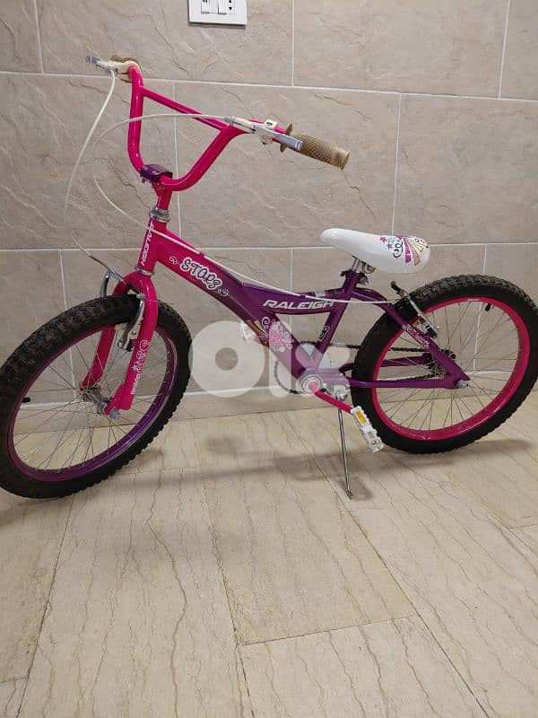 pink Raleigh bycicle 0
