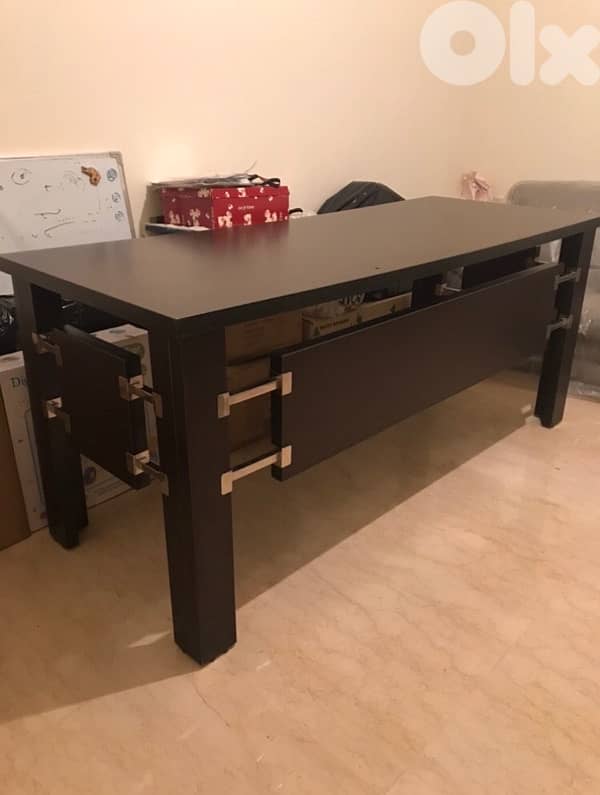 Office desk + chair + sofa 0