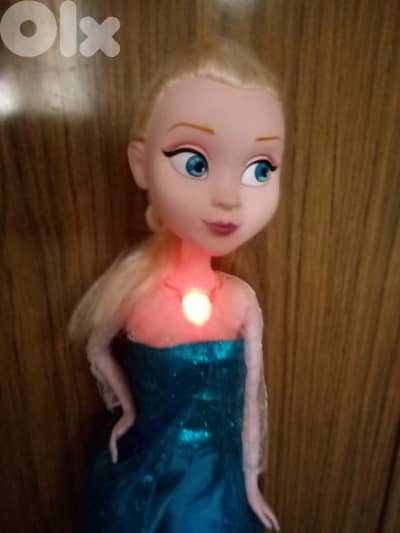Queen Elsa Lighting Heart Frozen Disney XL 58cm Still good doll=15$