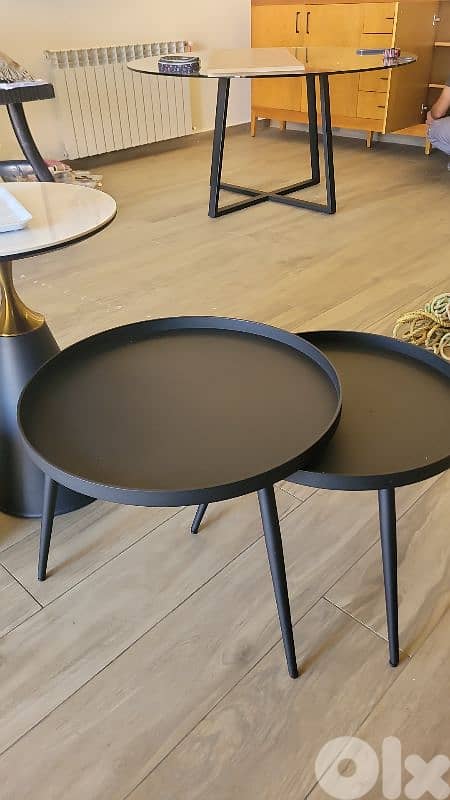 2 tables 0
