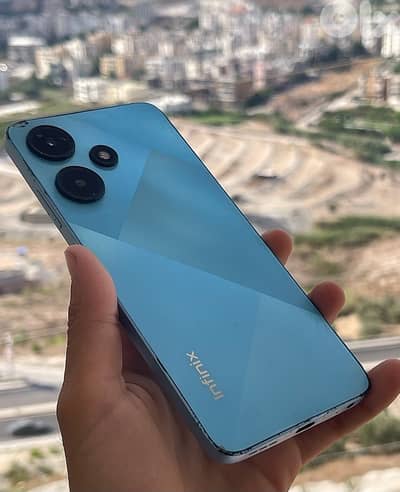 infinix hot 30i 128g/8ram