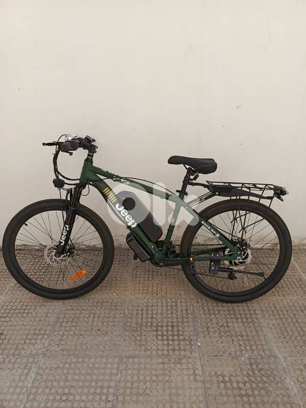 Jeep E-bike with battery charger & remote included 0