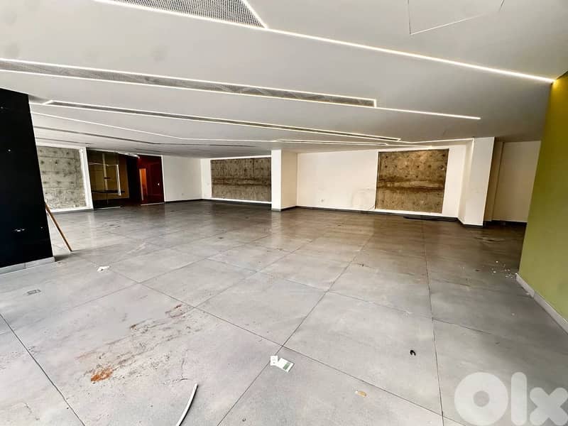 DBAYEH, PRIME LOCATION/ SHOWROOM FOR RENT -  ضبية معرض للإيجار 0