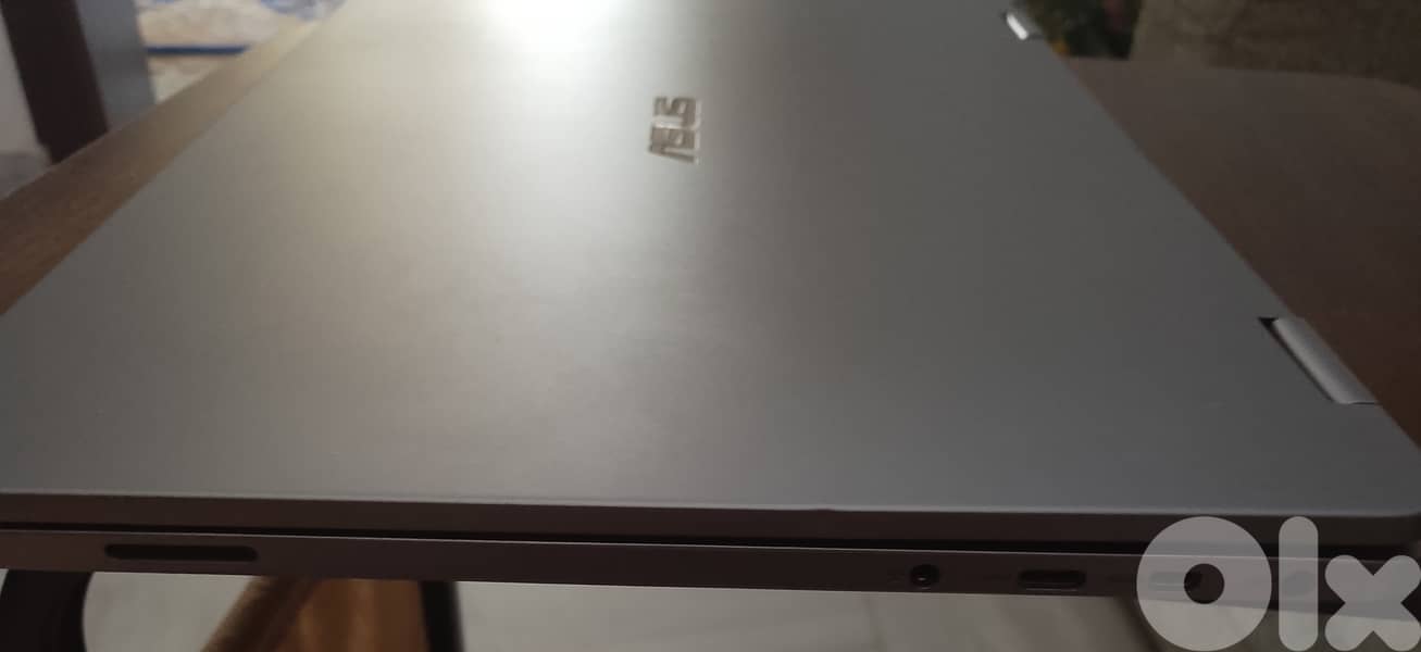 Asus laptop 2 in one 7