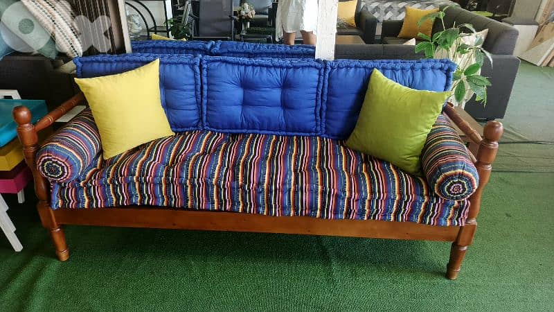 صوفا عربي مع فرش. Arabic sofa 1