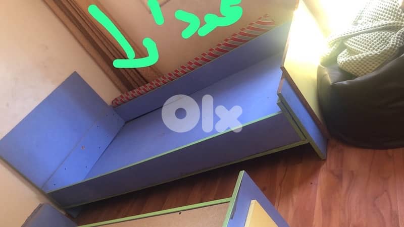 ٣ تخوت مفرد تخت (سرير عدد ٣) مع فرشتان سعر ٥٠$ 1