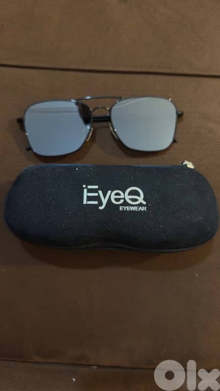 IeyeQ eyewear 1