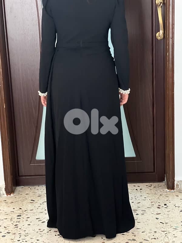 فستان اسود سهرة سواريه 3