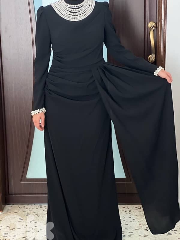 فستان اسود سهرة سواريه 1