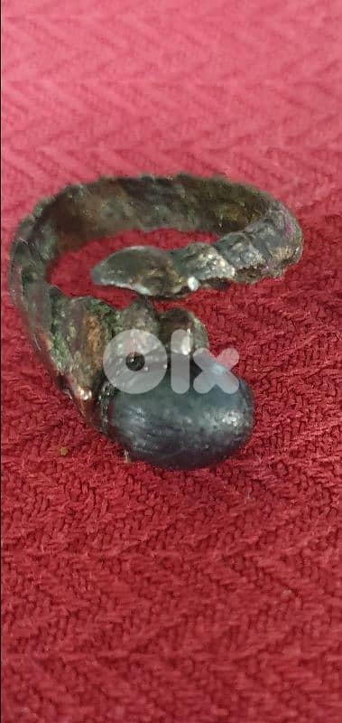 انتيك خاتم صغير رأس غازال برونز