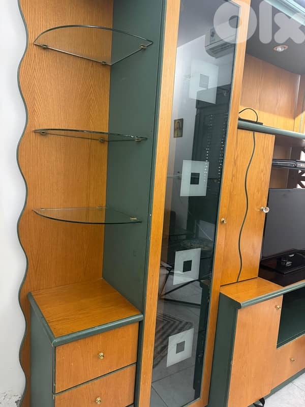vitrine for 450$ 1