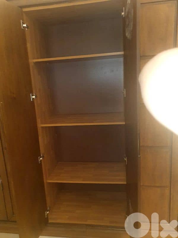Bedroom great condition (غرفة نوم كاملة بحالة ممتازة) 7