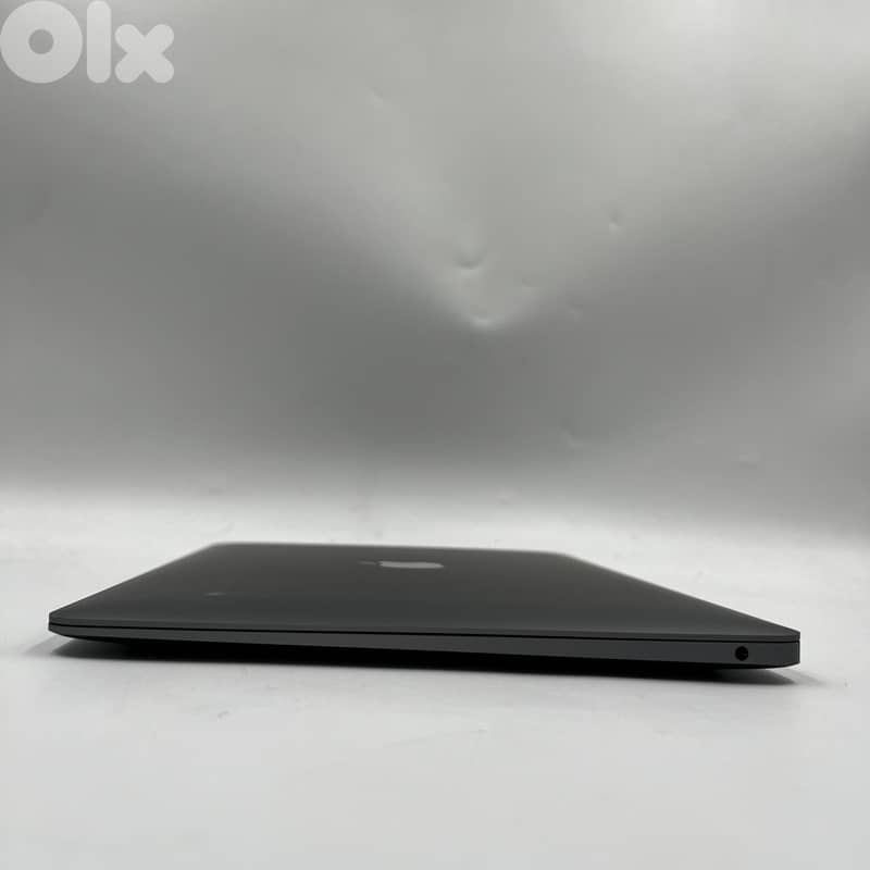 5808-Used Laptop Apple Macbook  Air 2020 A2337 15