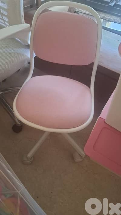 Kids desk chair