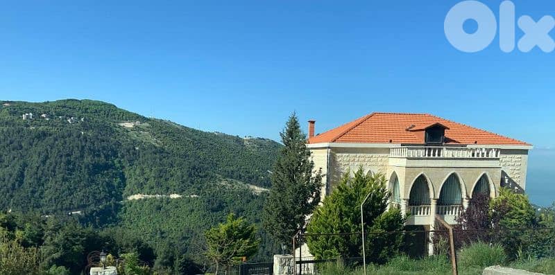 Villa for sale in azra فيلا للبيع في العزرا 0