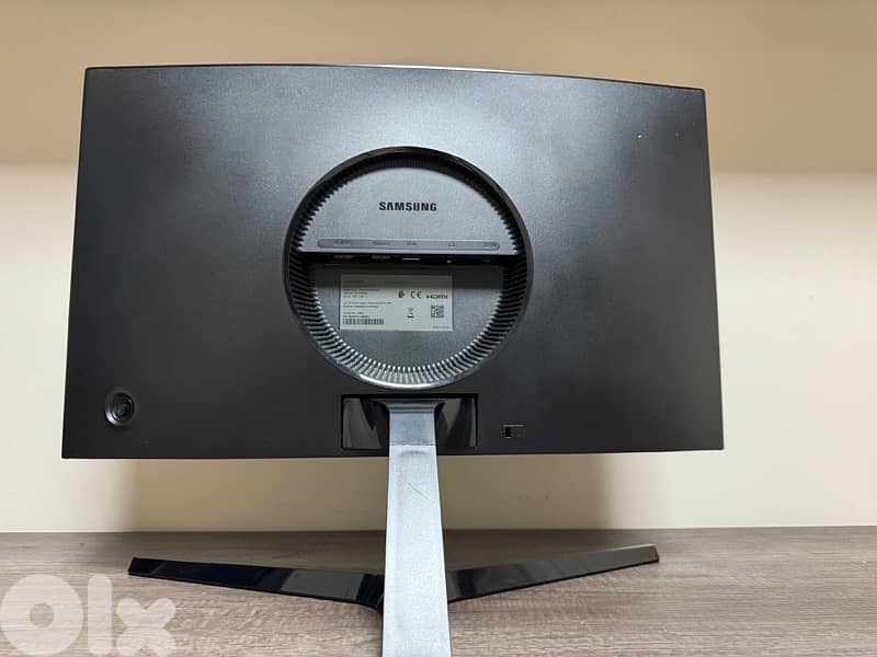 Samsung 24” Curved Monitor (144hz) 2