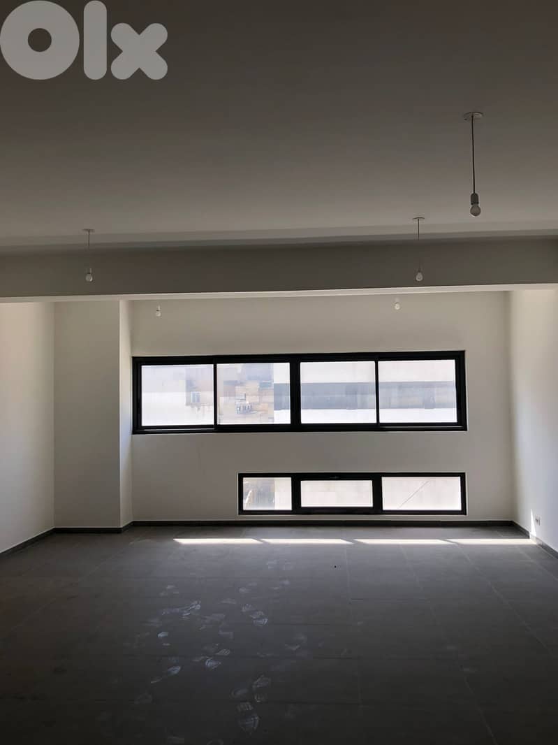 Office for Sale in Hamra 0
