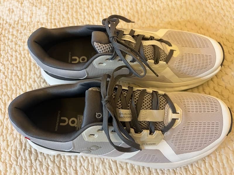on running shoe brand new 3