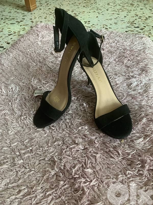 New Black heels size 9 2
