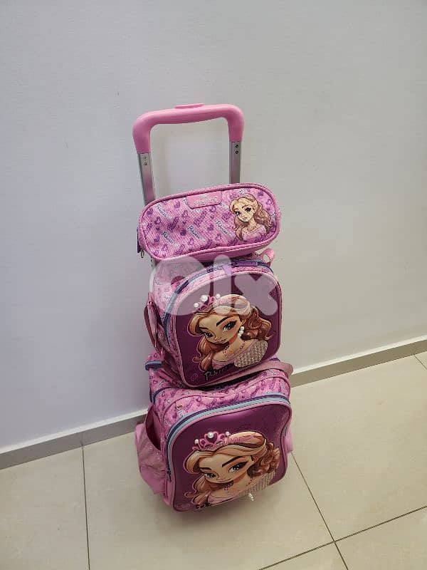 glossy bird with trolley 0