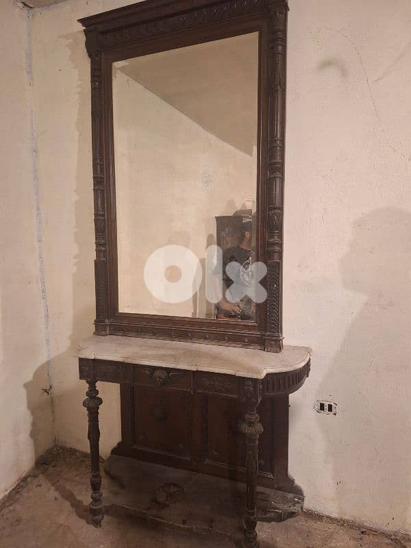 كونسول خشب جوز انتيك رائع جدا وجه رخام كرارة 0