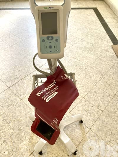 Blood pressure / vital signs portable machine