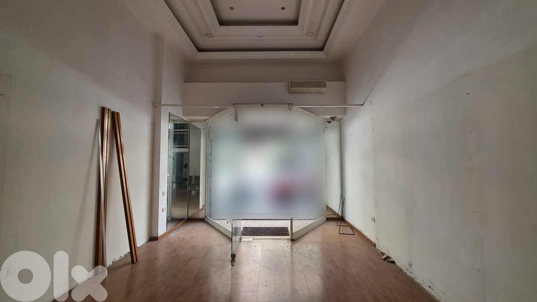 Store for Rent in Tabaris متجر للإيجار في طباريس 0