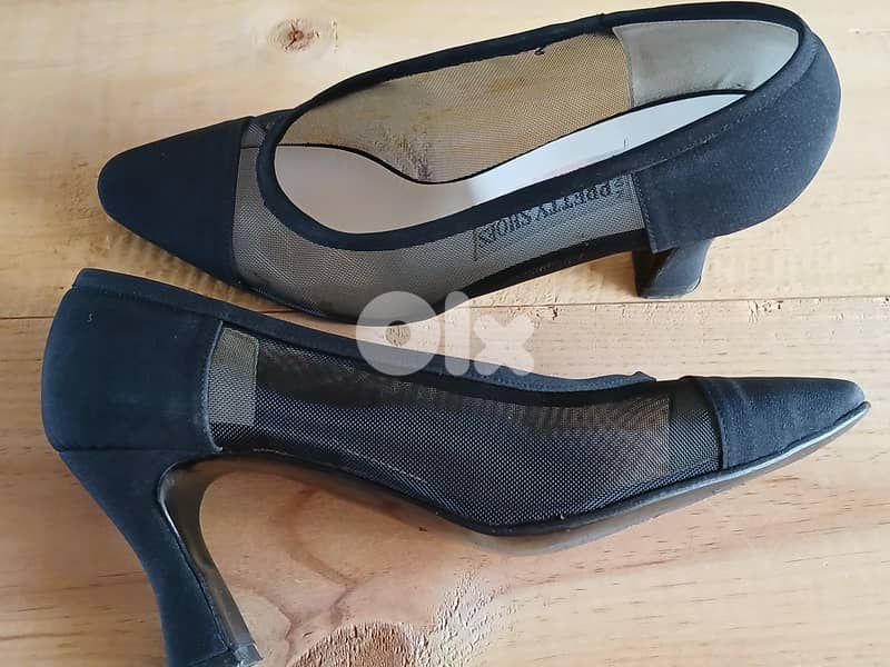 Shoes size 37 5