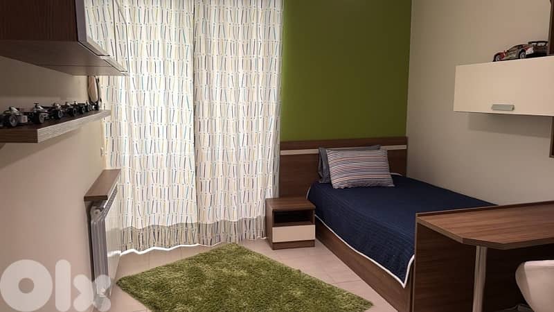 Modern Single Bedroom with Desk 1