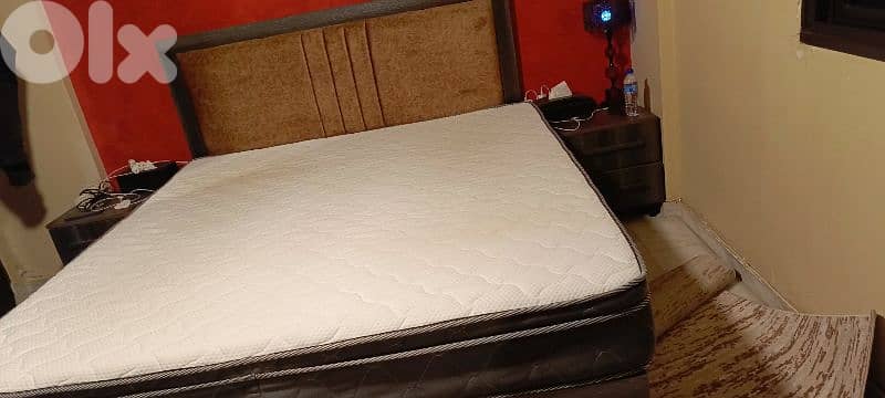 تخت مجوز مع ٢ كومود وفرشه السعر 200$ 2