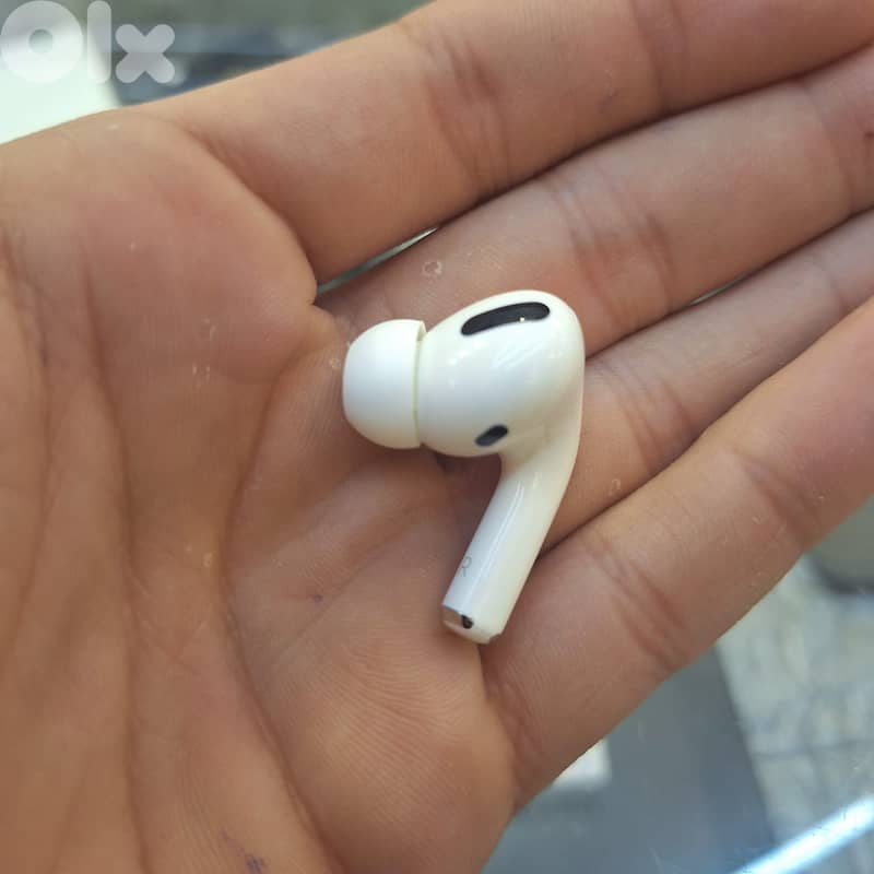 Airpods pro lightning right pod 0