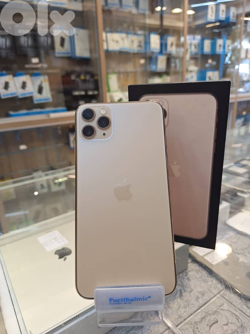 Used 11 pro max 256 gb  battery changed Used like new 0