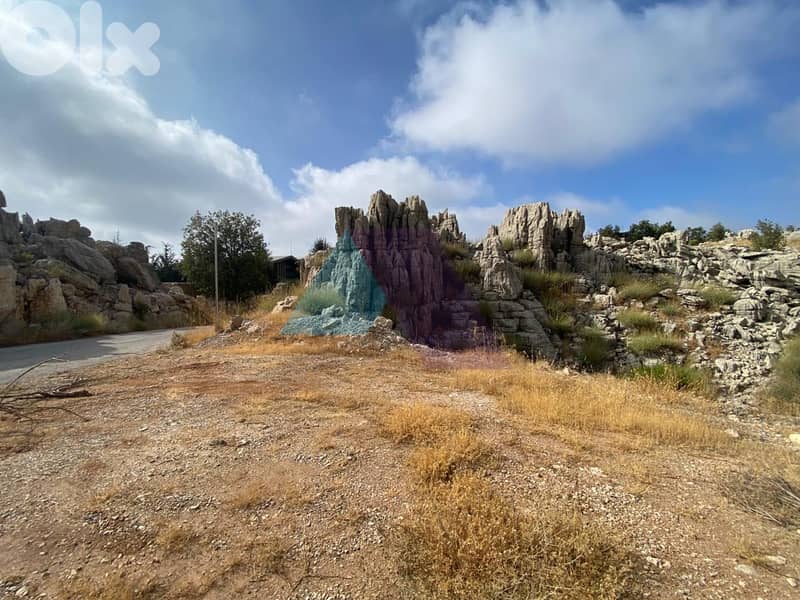 3600m2 Land+Mountain View-Prime Location-4sale in Faqra - أرض في فقرا 1