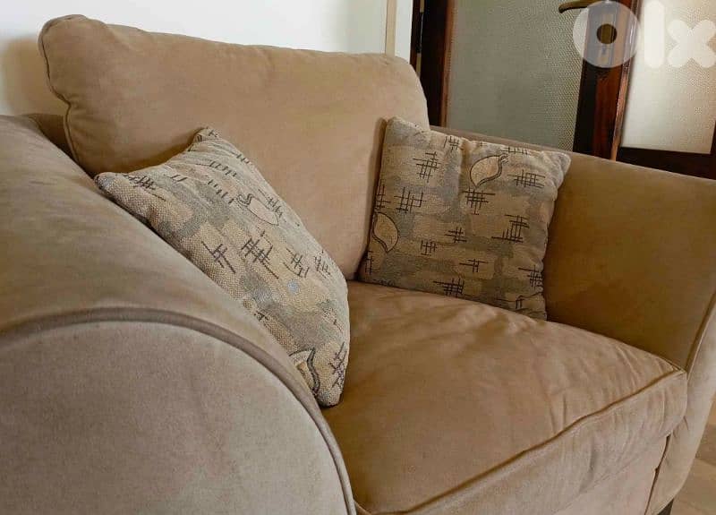 Full Living Room For Only 200$! 1