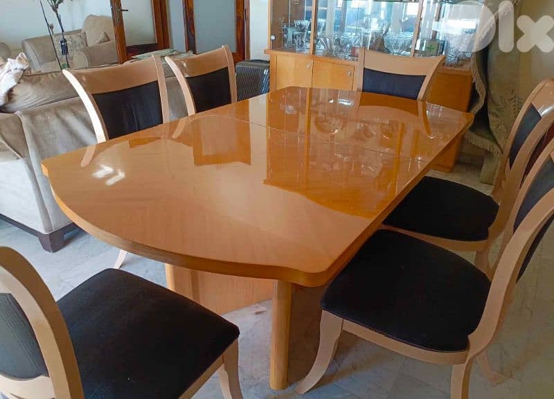 Dining Table For Only 250$! 0