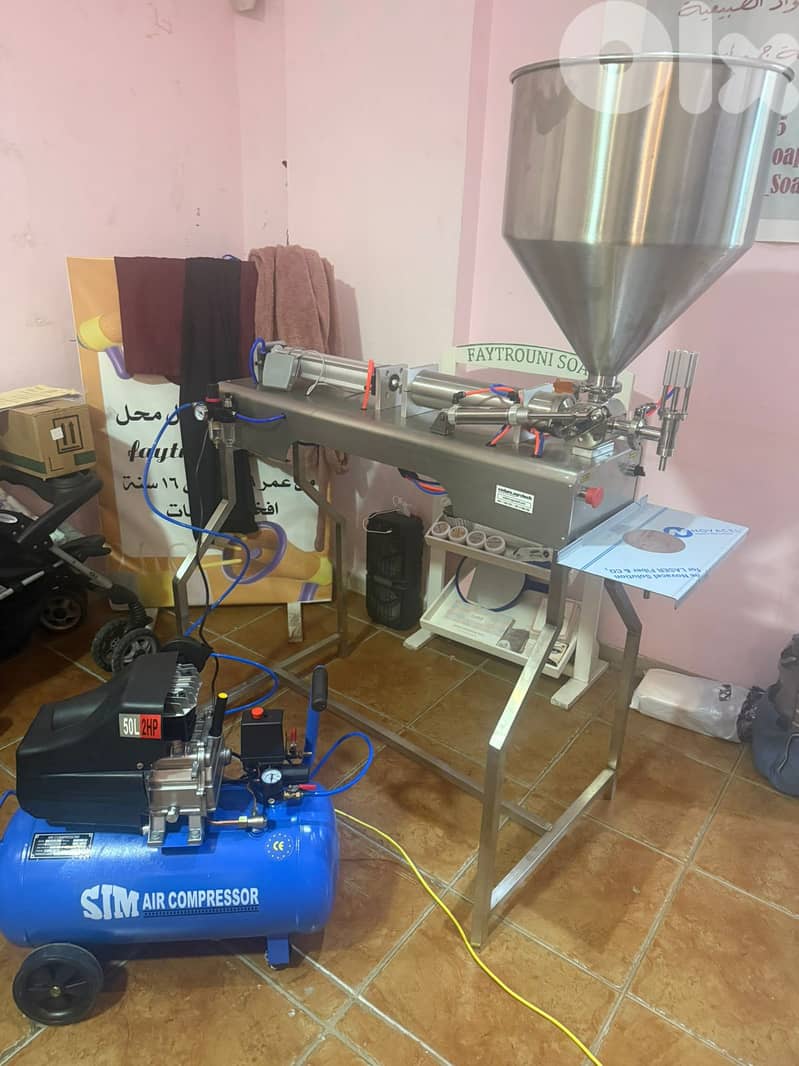 Liquid and Paste Filling Machine آلة تعبئة نصف أوتوماتيكية 0