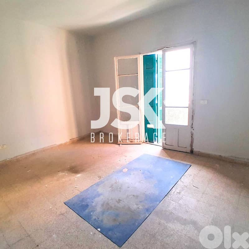 L16961 - Spacious 2-Bedroom Apartment For Sale in Achrafieh, Sioufi 0