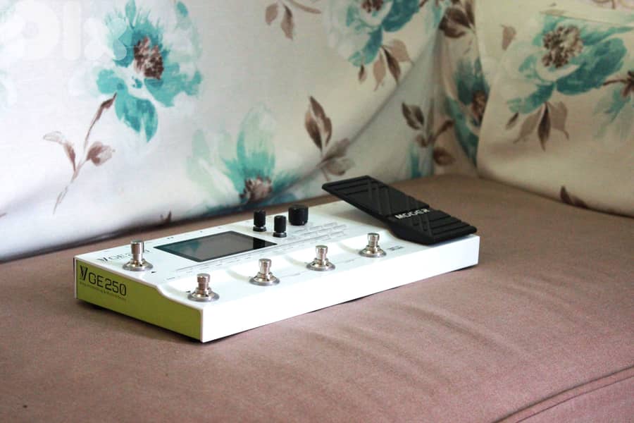 "Mooer GE 250 Amp Modeling & Multi Effects" Pedal for Sale 2