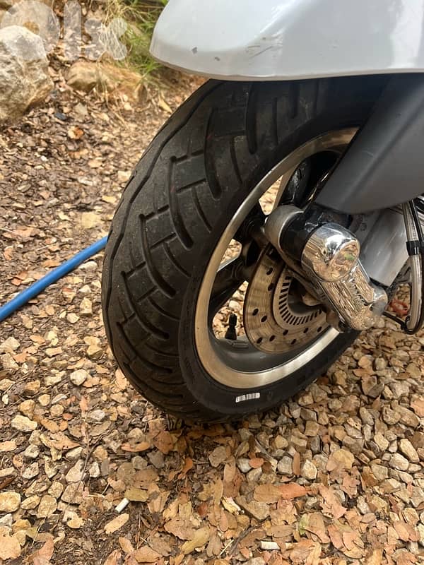 vespa injection like new 1350$ 5
