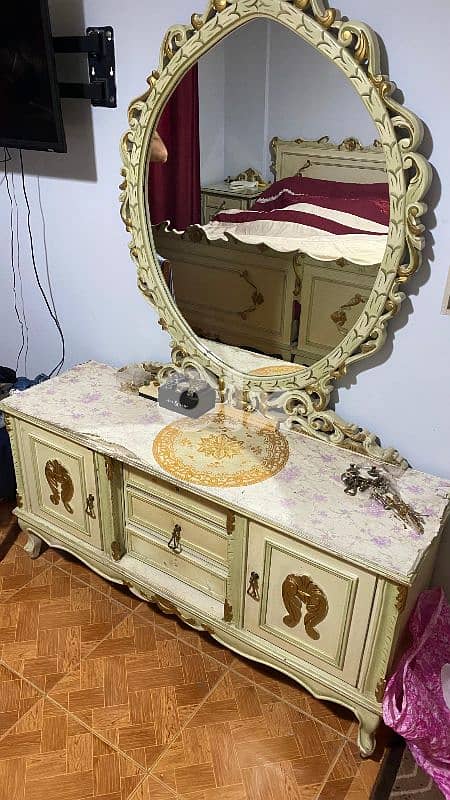 غرفة نوم انتيك 0