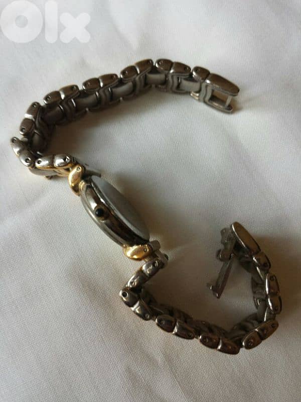 Old Guy Laroche (broken glass) - Not negotiable 1