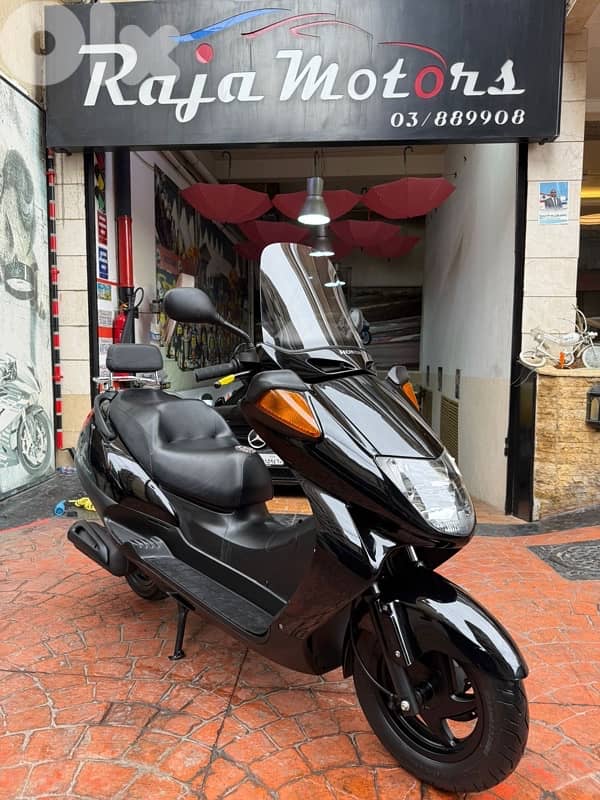 Honda Foresight 250 Se japanese 1