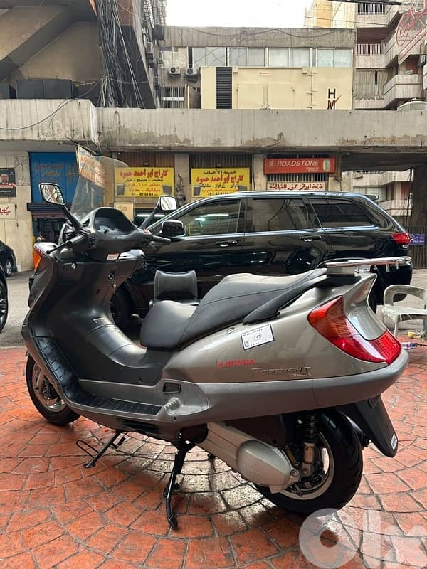 Honda Foresight 250 Se japanese 6